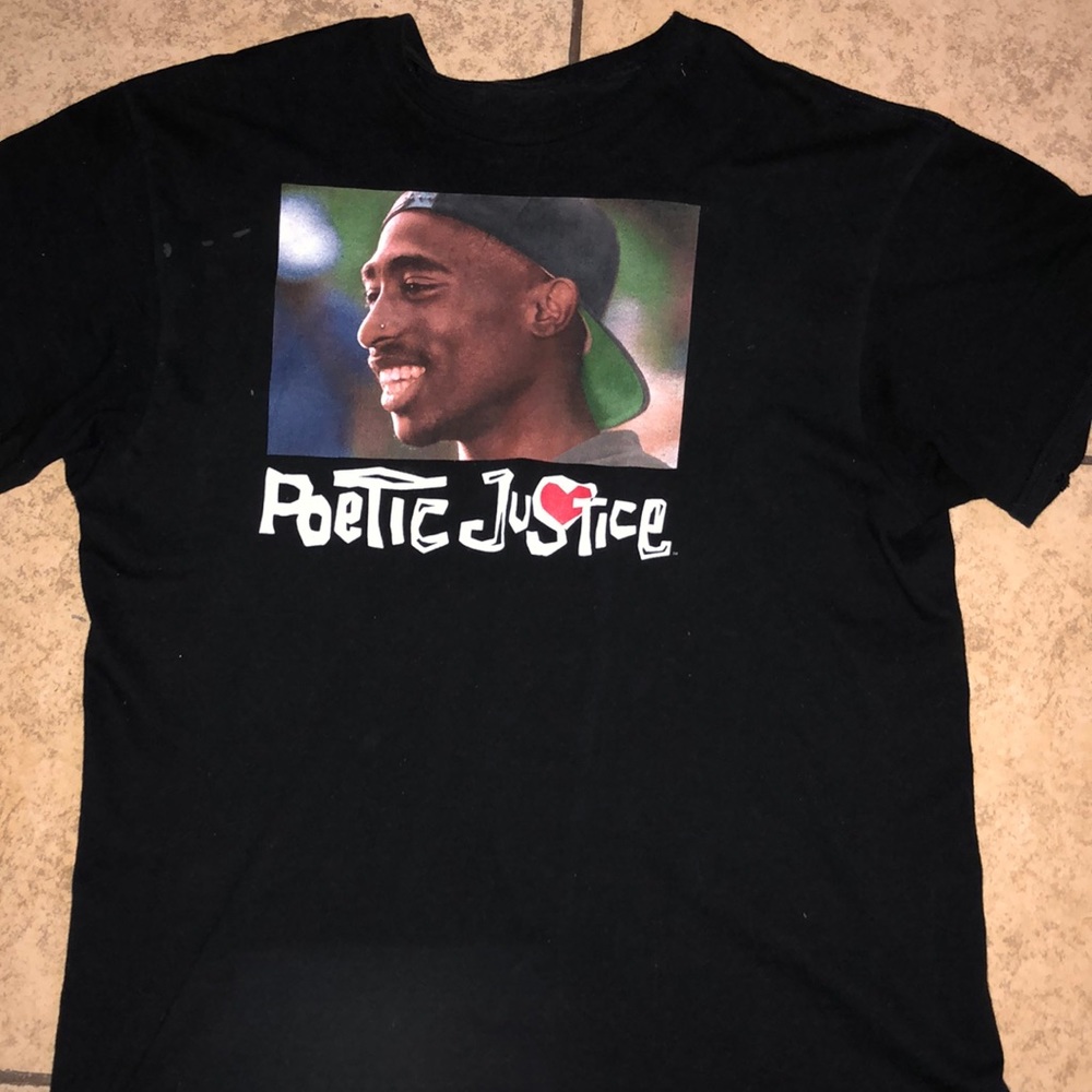 Selling Tupac black shirt
